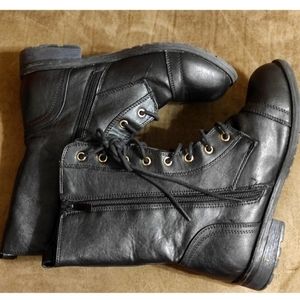 GREAT CONDITION! Like NEW! Size 3,  Black and Gold LINK BOOTS, GOLD HARDWARE